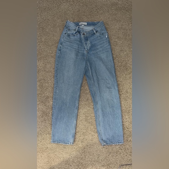 Abercrombie & Fitch Curve Love Dad Jeans - Picture 3 of 3